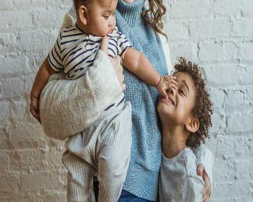 胎儿入盆的五大征兆：告别孕吐，腹部紧实感升级